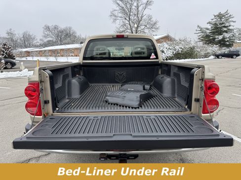 Used 2005 Dodge Dakota Laramie image 12