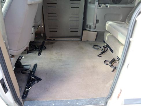 Used 2003 Dodge Grand Caravan SE FWD image 12