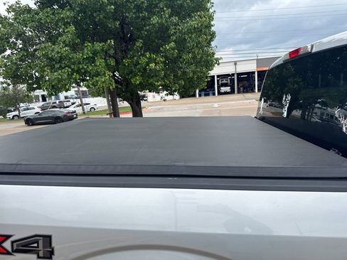 Used 2018 Ford F150 XLT image 4