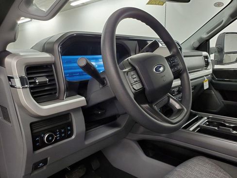 New 2026 Ford F250 XLT w/ XLT Premium Package AWD/4WD image 11