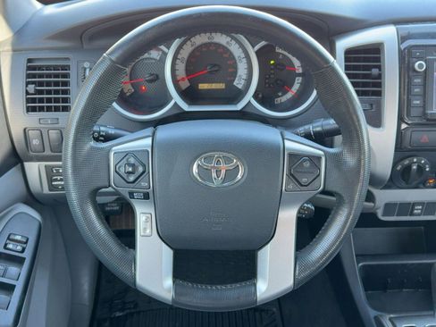Used 2015 Toyota Tacoma PreRunner image 13