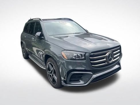 Used 2025 Mercedes-Benz GLS 450 4MATIC image 5