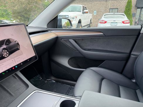 Used 2023 Tesla Model Y Long Range image 11