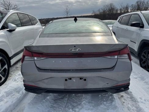 Certified 2023 Hyundai Elantra SEL w/ Convenience Package image 3