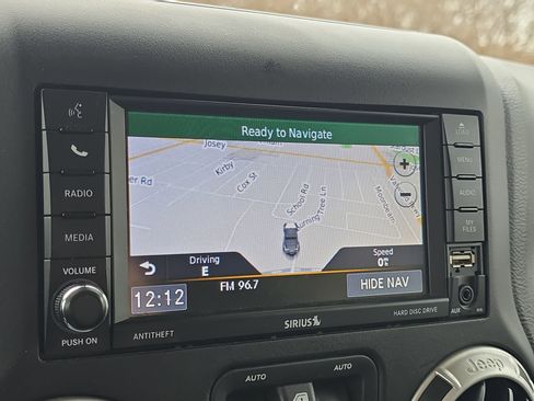 Used 2018 Jeep Wrangler Unlimited Sahara image 15