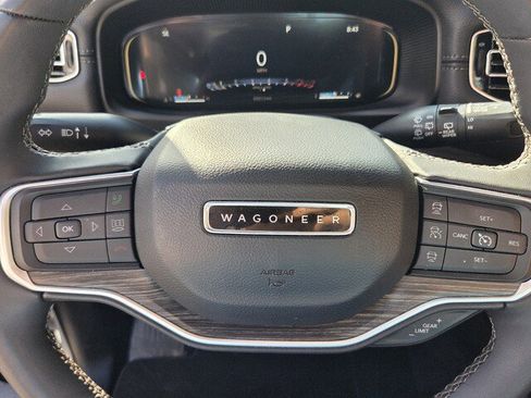 Used 2024 Jeep Wagoneer L Series II RWD image 22