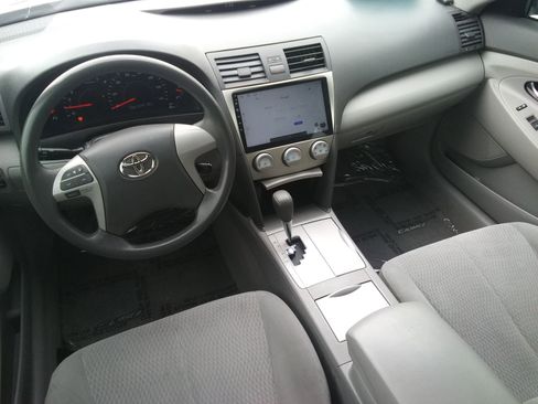 Used 2011 Toyota Camry image 10