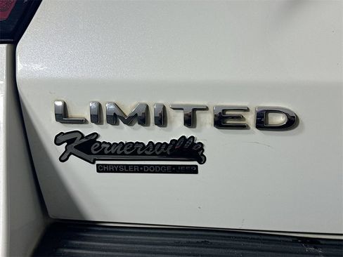 Used 2021 Ford Expedition Limited image 29