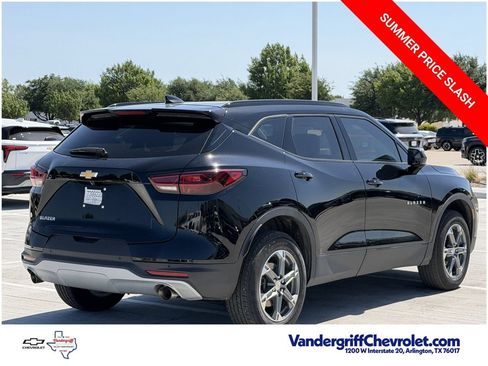 Certified 2024 Chevrolet Blazer LT w/ Convenience Package FWD image 4
