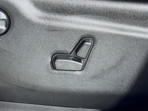 Used 2022 Jeep Grand Cherokee Laredo X image 18