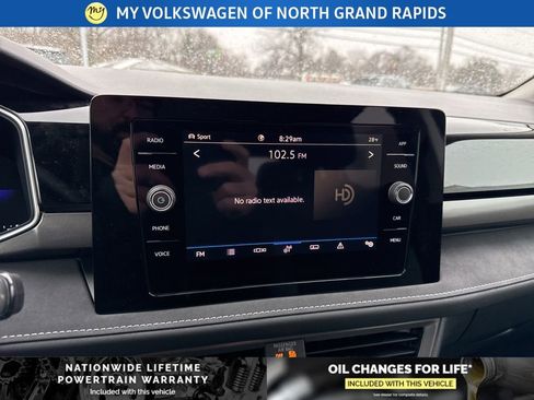 New 2026 Volkswagen Taos SE image 11