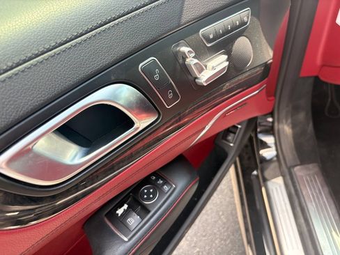 Used 2014 Mercedes-Benz SL 550 w/ Driver Assistance Package image 10