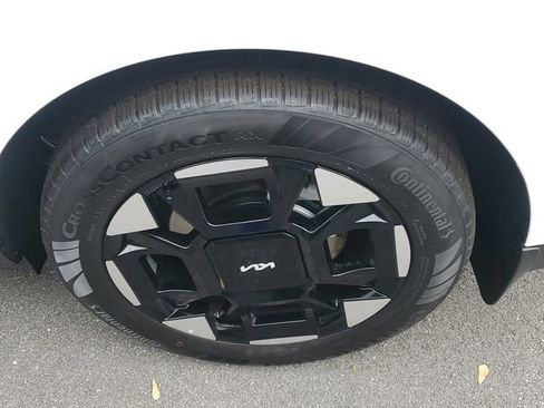 New 2026 Kia Carnival EX image 7