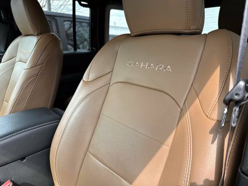 Used 2023 Jeep Wrangler Unlimited Sahara w/ Cold Weather Group image 12