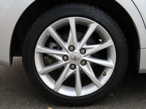 Used 2012 Toyota Prius V Five FWD image 9