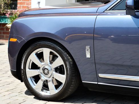 Used 2023 Rolls-Royce Cullinan w/ Cullinan Package AWD/4WD image 22