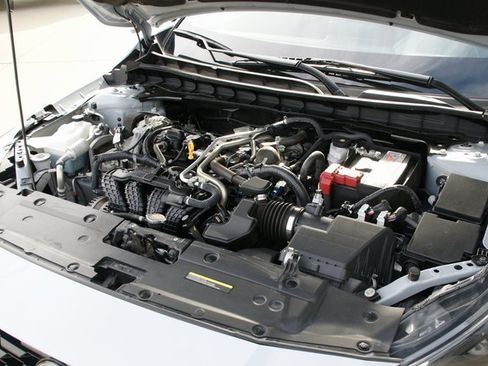 Used 2024 Nissan Altima 2.5 SR image 10