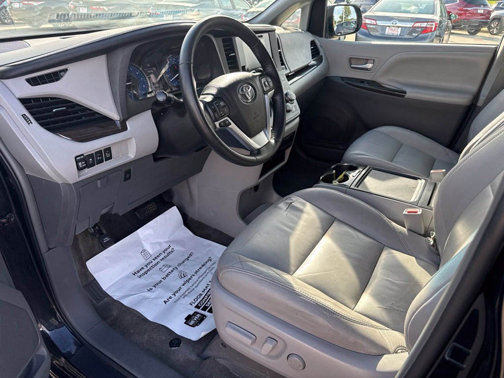 Used 2015 Toyota Sienna XLE w/ XLE Navigation Package AWD/4WD image 8