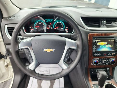 Used 2014 Chevrolet Traverse LTZ FWD image 9