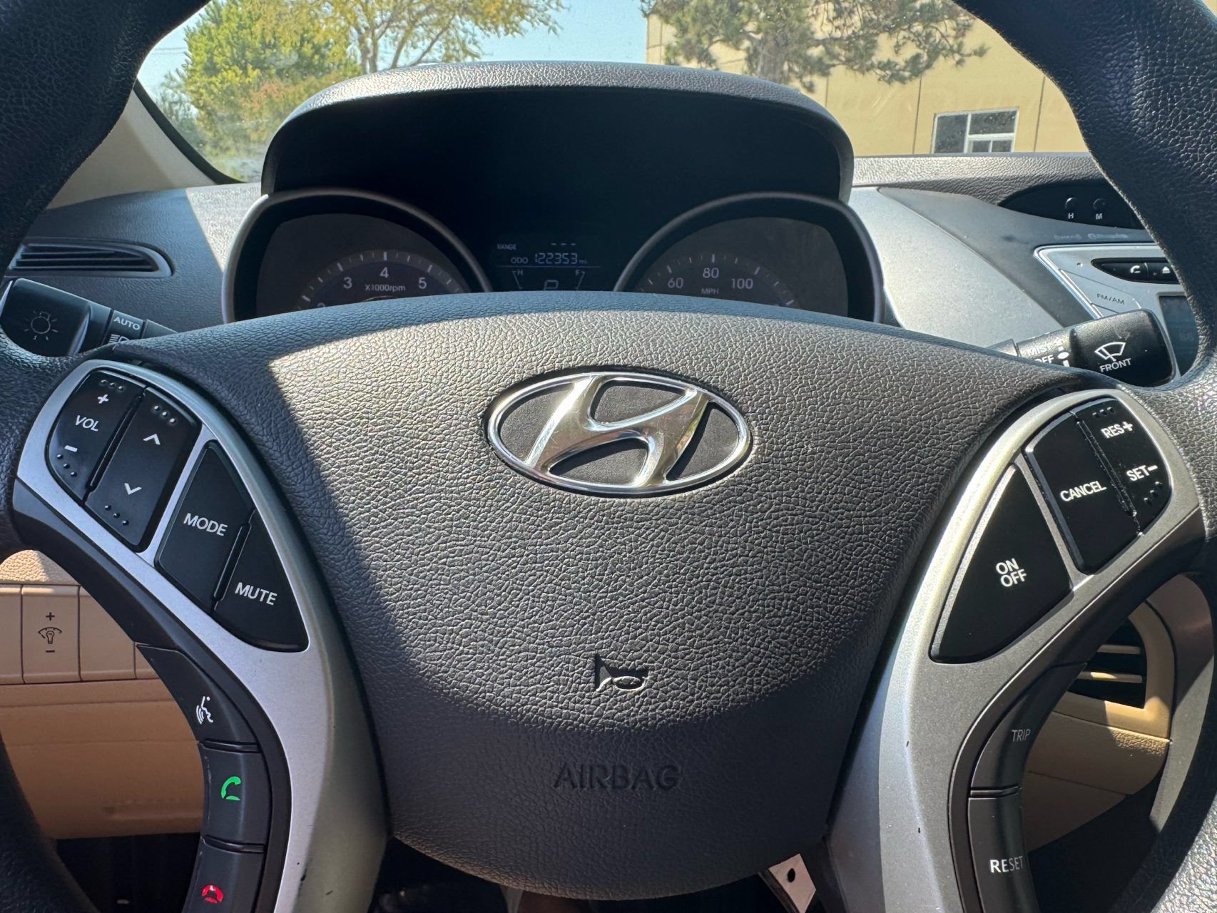Used 2011 Hyundai Elantra GLS w/ Navigation Pkg 4 FWD image 7
