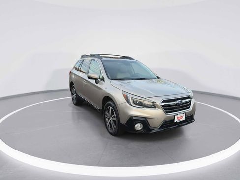 Used 2019 Subaru Outback 3.6R Limited image 2