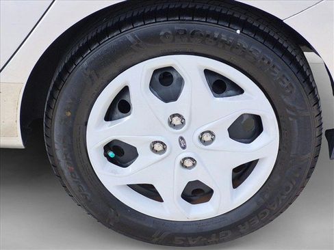 Used 2013 Ford Fiesta SE w/ Super Fuel Economy Pkg FWD image 21