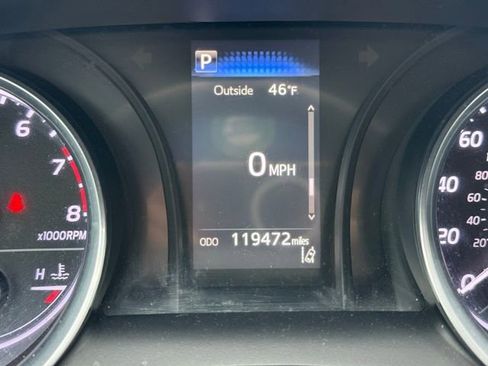 Used 2018 Toyota Camry LE image 14