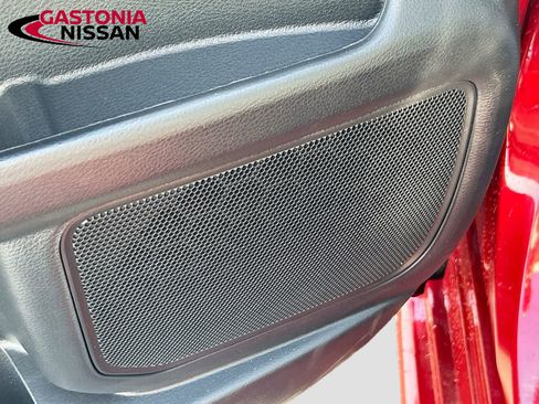 Used 2025 Toyota Sienna XLE image 25