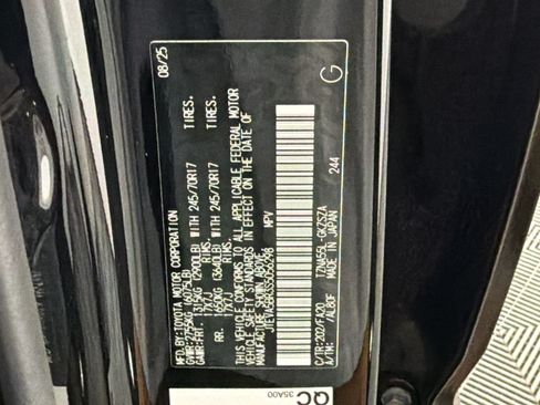 Used 2025 Toyota 4Runner SR5 AWD/4WD image 24