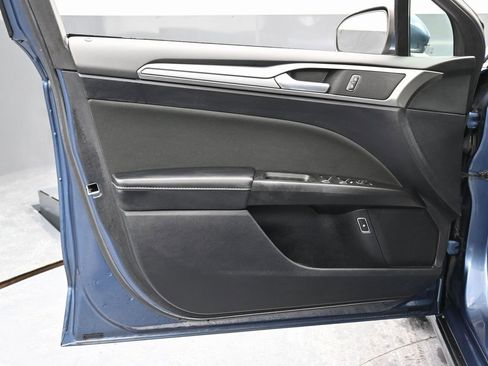 Used 2019 Ford Fusion SE image 38