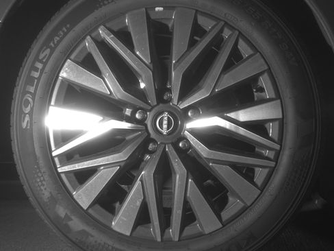 Used 2025 Nissan Altima 2.5 SV FWD image 15