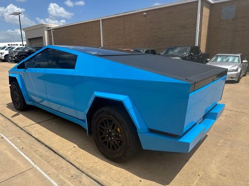 Used 2025 Tesla Cybertruck AWD Crew Cab image 13