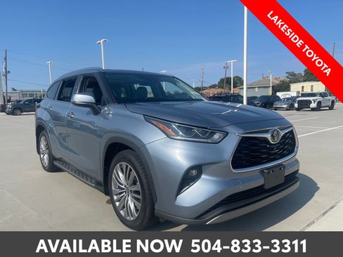 Used 2022 Toyota Highlander Platinum AWD/4WD image 7