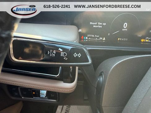 Used 2023 Lincoln Nautilus Reserve AWD/4WD image 21