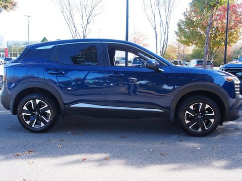 Used 2025 Nissan Kicks SV image 8