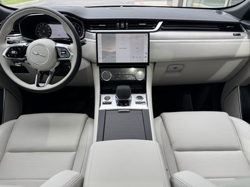 Used 2026 Jaguar F-PACE R-Dynamic S AWD/4WD image 11