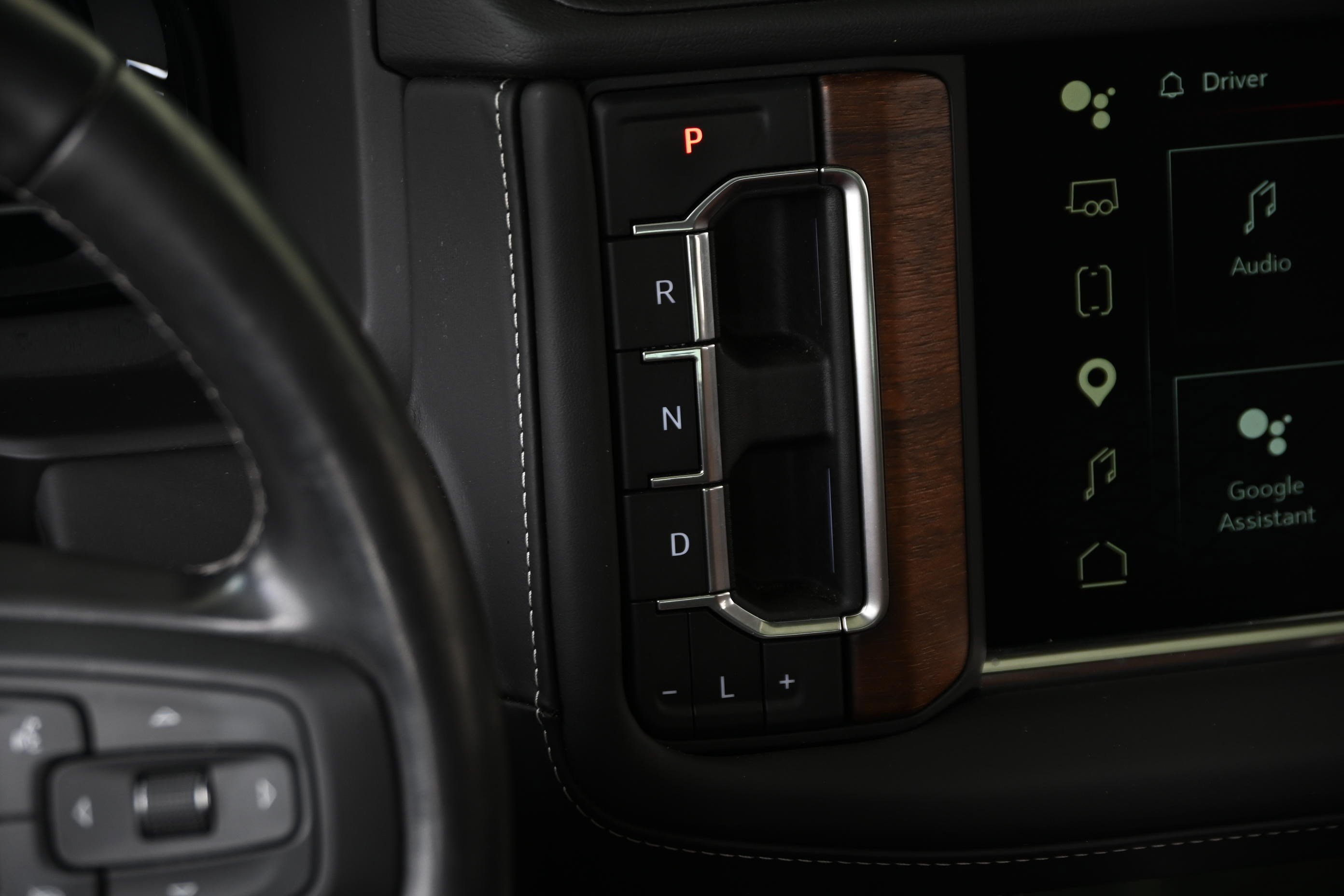 Used 2024 GMC Yukon XL Denali Ultimate AWD/4WD image 24