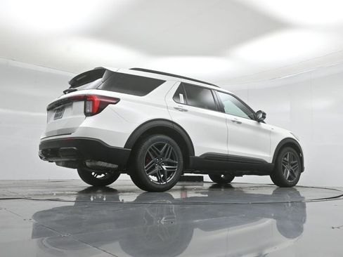 New 2026 Ford Explorer ST-Line image 49