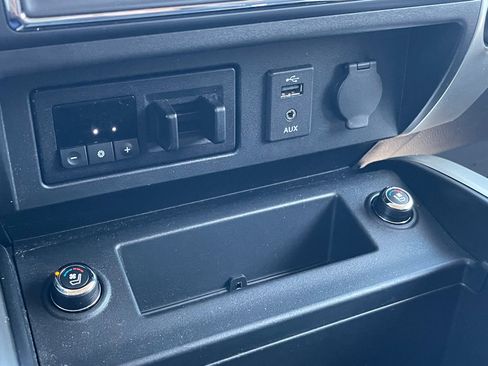 Used 2016 Nissan Titan PRO-4X w/ Pro-4x Convenience Package image 22