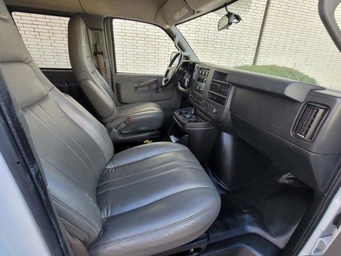 Used 2020 Chevrolet Express 2500 LS w/ Driver Convenience Package image 8