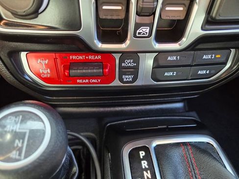 Used 2022 Jeep Wrangler Unlimited Rubicon w/ LED Lighting Group image 25