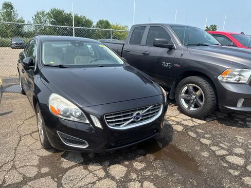 Used 2013 Volvo S60 T5 FWD image 5