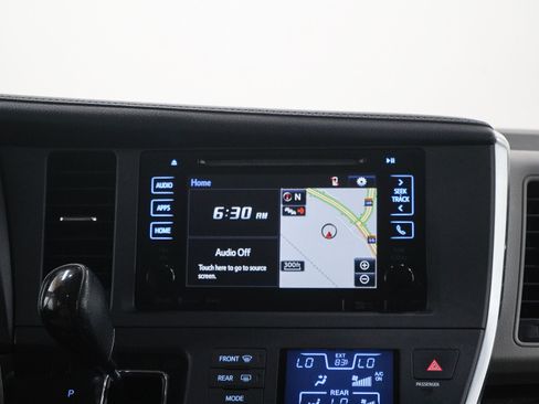 Used 2017 Toyota Sienna XLE w/ XLE Navigation Package AWD/4WD image 16