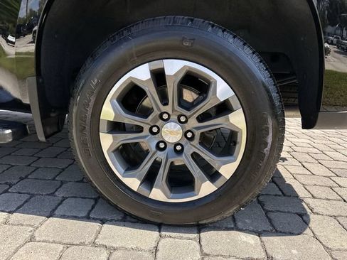 Used 2024 Chevrolet Silverado 1500 High Country RWD image 11