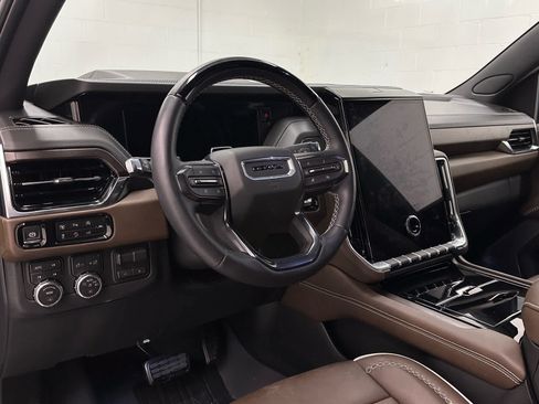 Used 2026 GMC Yukon Denali Ultimate AWD/4WD image 10