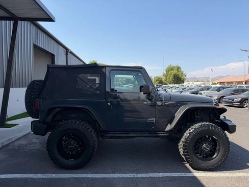 Used 2016 Jeep Wrangler Sport w/ Quick Order Package 23S AWD/4WD image 13