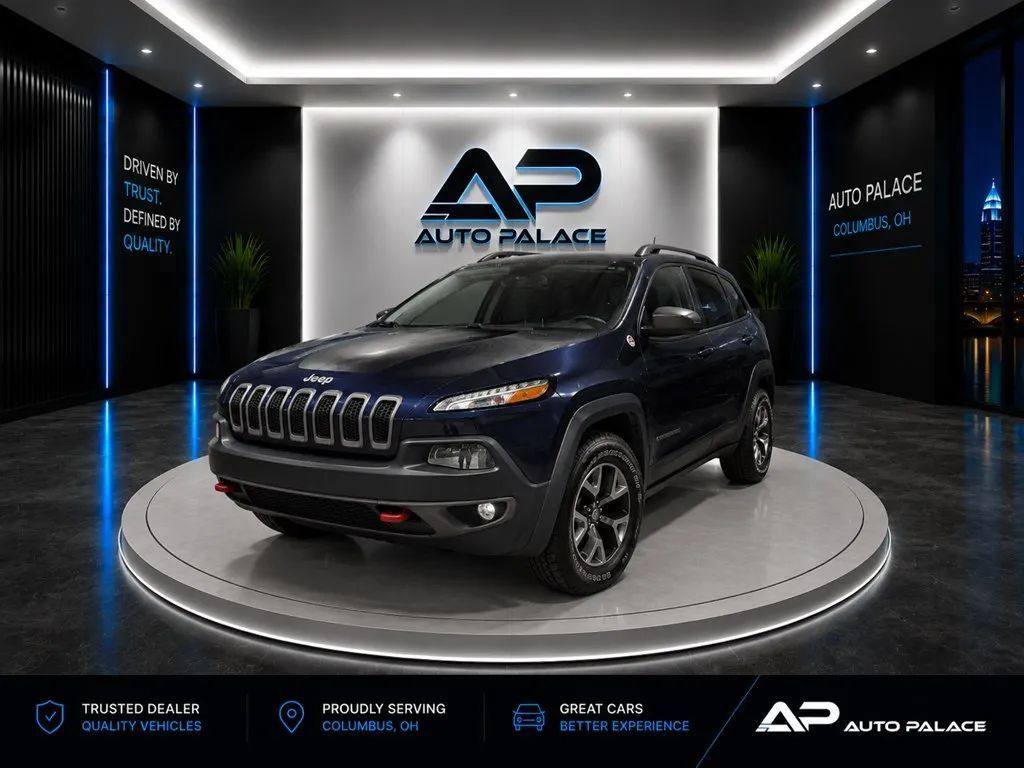 Used 2015 Jeep Cherokee Trailhawk w/ Comfort/Convenience Group AWD/4WD image 1