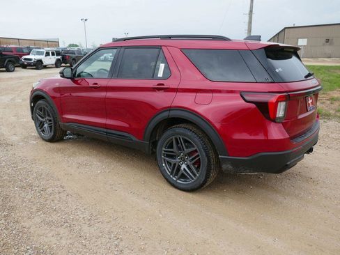 New 2026 Ford Explorer ST-Line w/ ST-Line Street Pack AWD/4WD image 8