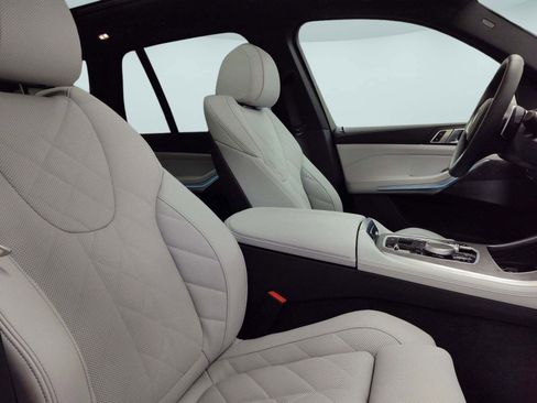 Used 2026 BMW X5 xDrive50e w/ M Sport Package image 26