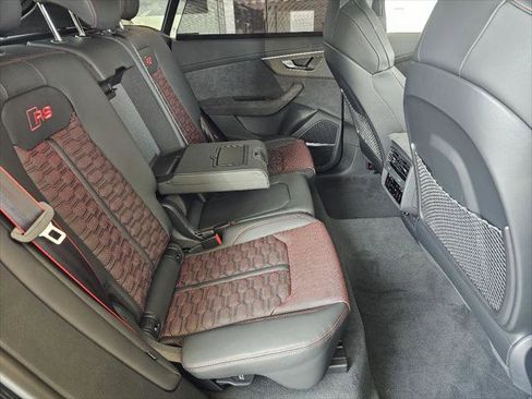 New 2025 Audi RS Q8 performance image 6